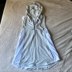 Grey w/ Mesh Paneling Zip Front Athletic Vest Size Medium
